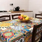 Al Palazzetto Di Мило