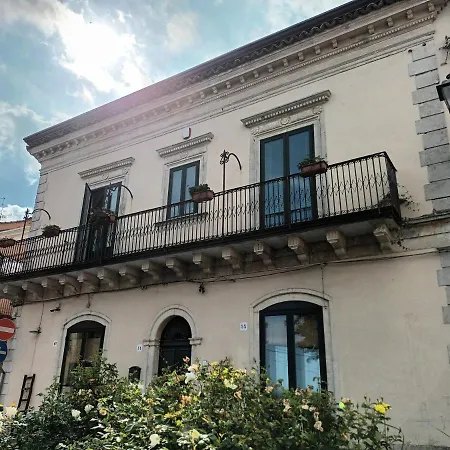 Al Palazzetto Di Apartment
