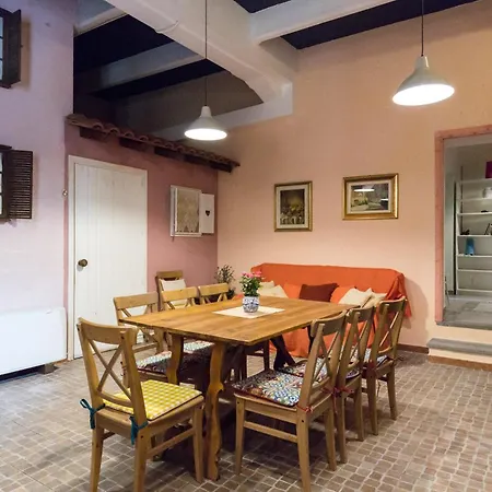 Al Palazzetto Di *