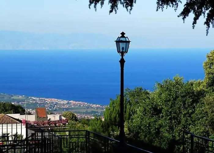 Al Palazzetto Di Apartment *