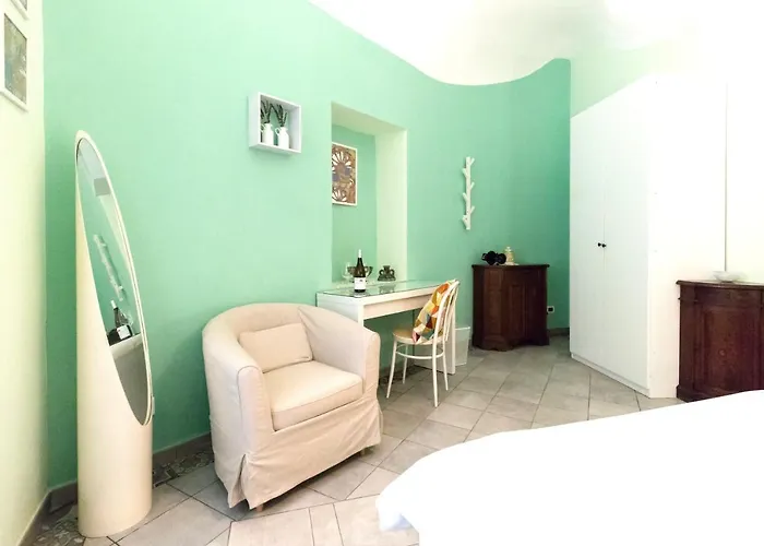 Al Palazzetto Di * Milo